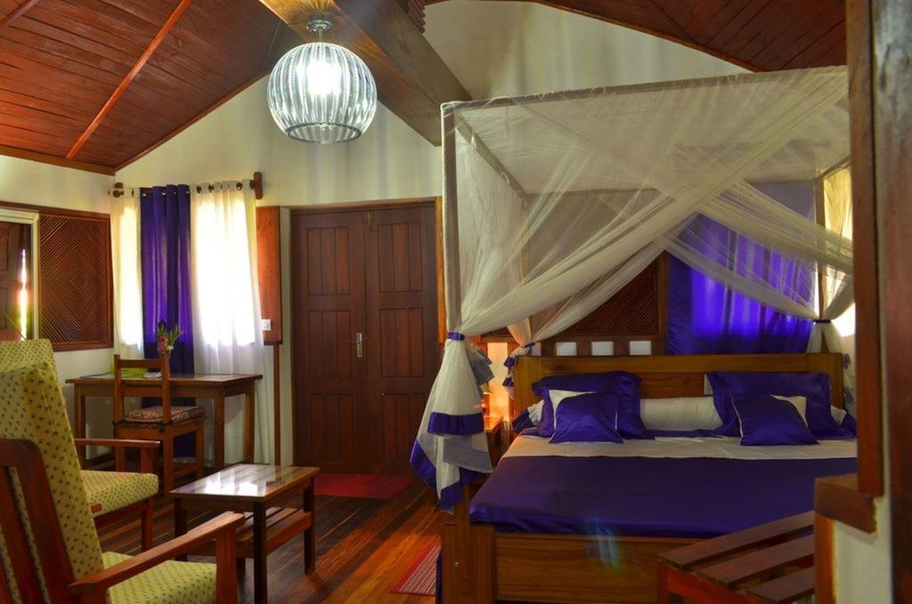 Edena Kely Hotel Mahajanga Buitenkant foto