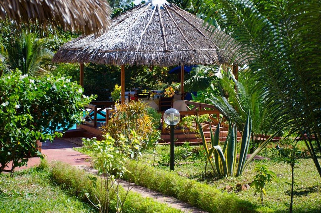 Edena Kely Hotel Mahajanga Buitenkant foto