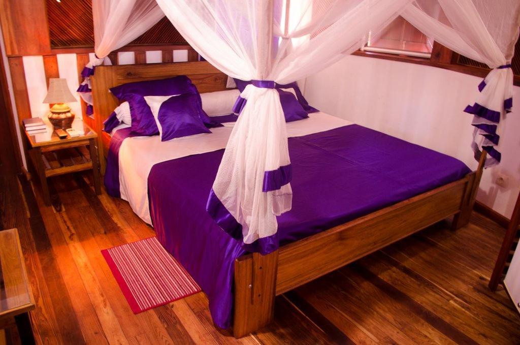 Edena Kely Hotel Mahajanga Buitenkant foto