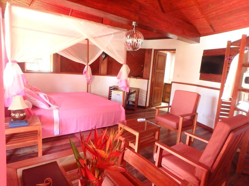 Edena Kely Hotel Mahajanga Buitenkant foto