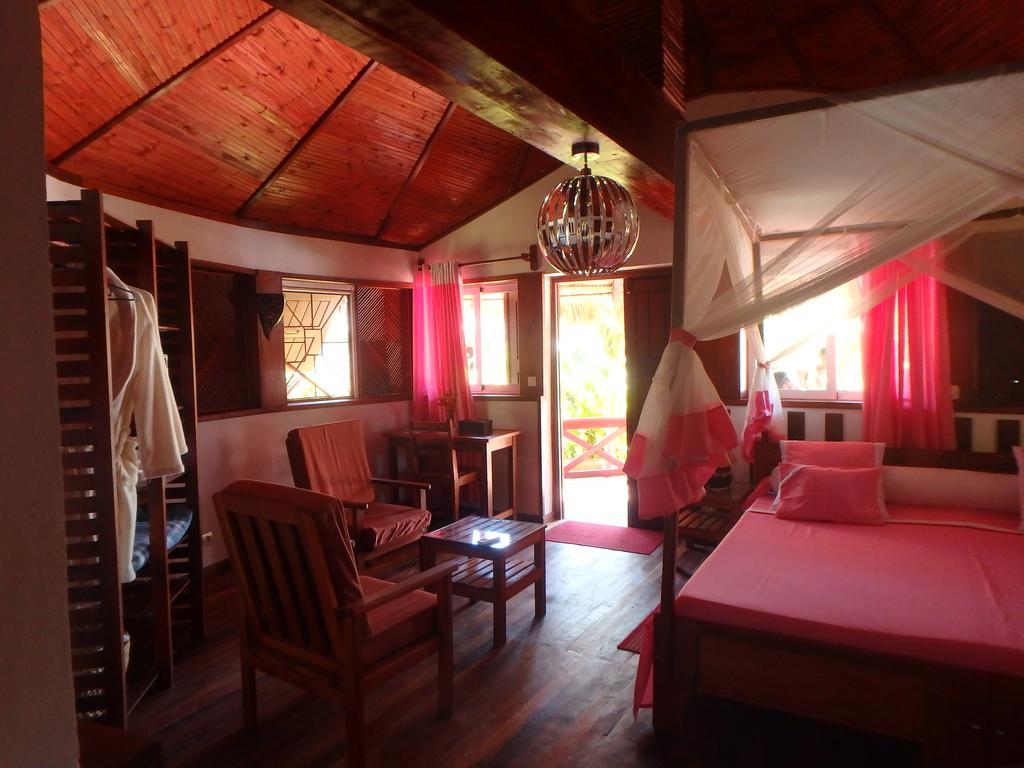 Edena Kely Hotel Mahajanga Buitenkant foto