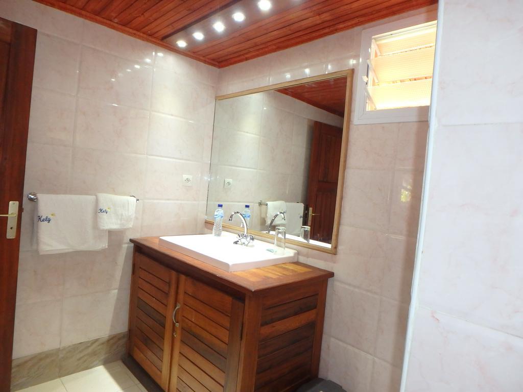 Edena Kely Hotel Mahajanga Buitenkant foto