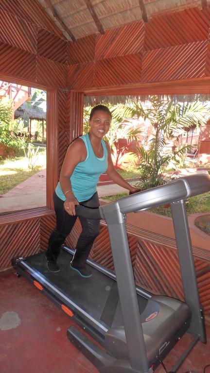 Edena Kely Hotel Mahajanga Buitenkant foto