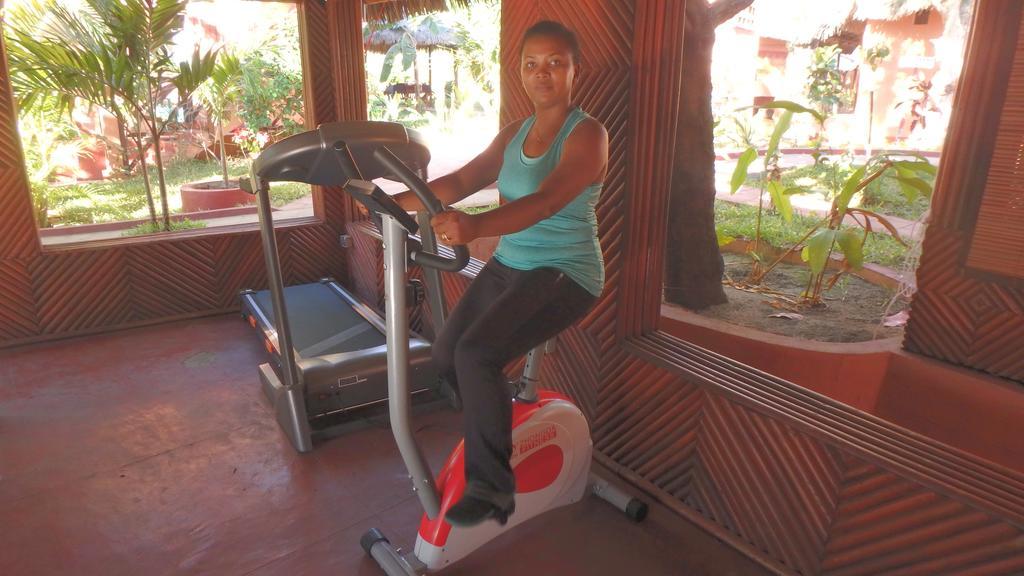 Edena Kely Hotel Mahajanga Buitenkant foto