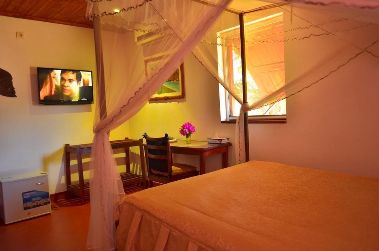 Edena Kely Hotel Mahajanga Buitenkant foto