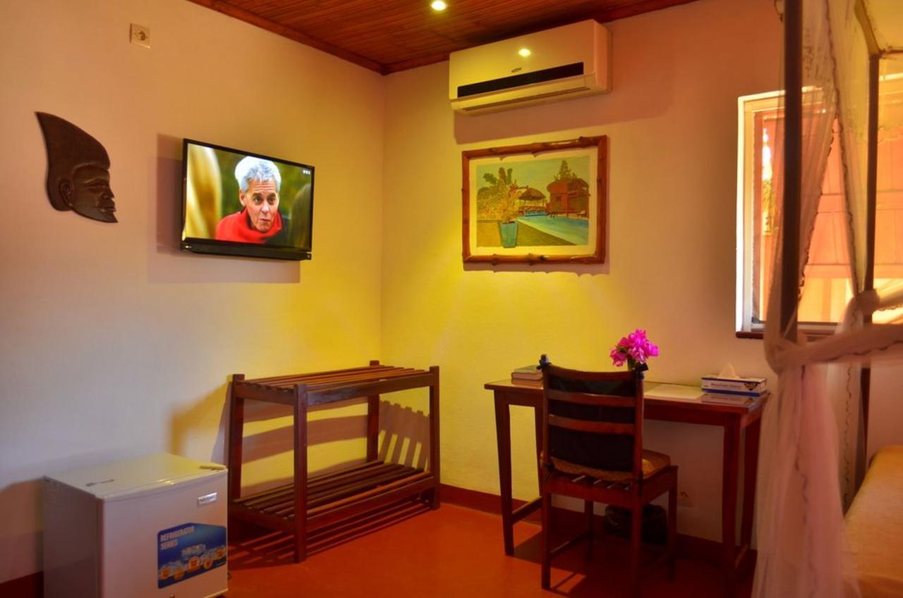 Edena Kely Hotel Mahajanga Buitenkant foto