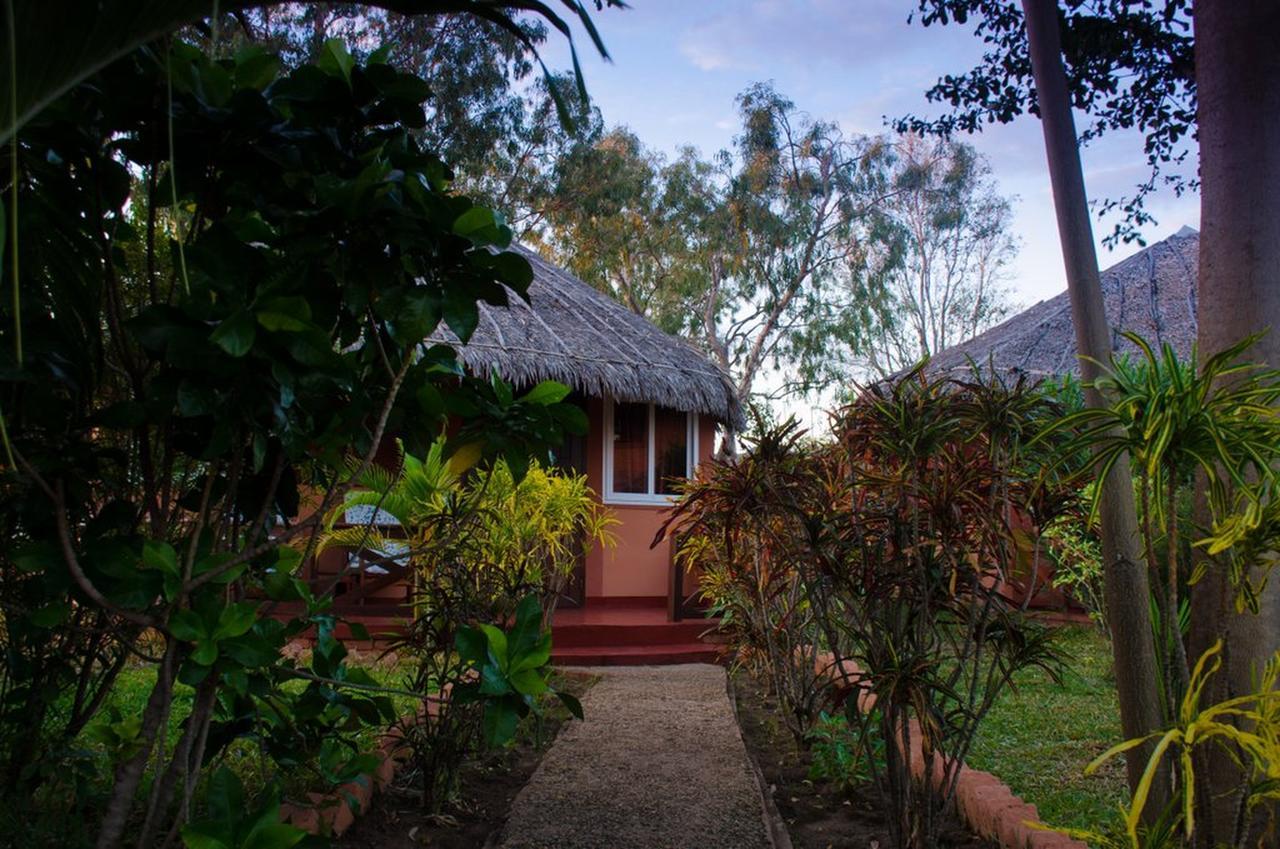 Edena Kely Hotel Mahajanga Buitenkant foto